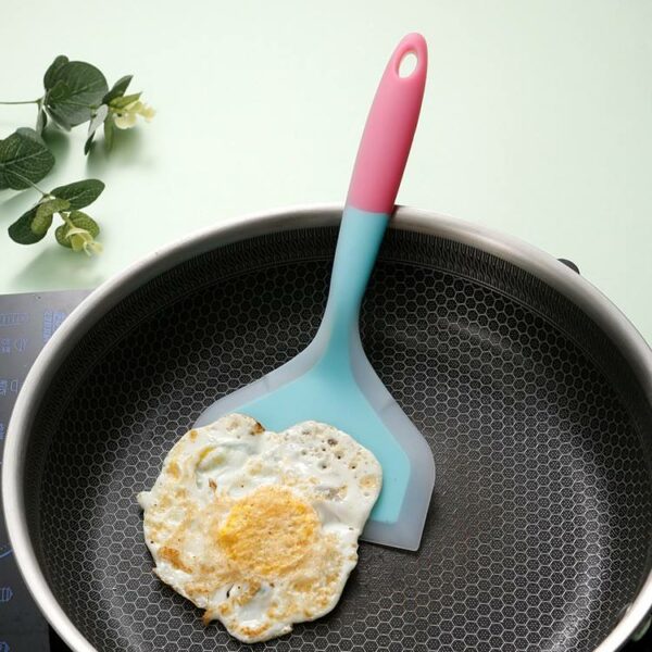 Wide silicone spatula for cooking; non-stick silicone pancake spatula; large fish turner - Image 4