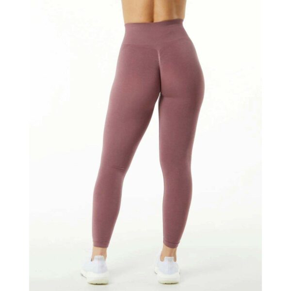 Women's Seamless Scrunch Breathable Leggings with a High Waisted Rose Design, made of 51% Polyamide, 38% Polyester, and 11% Elastane. - Image 6