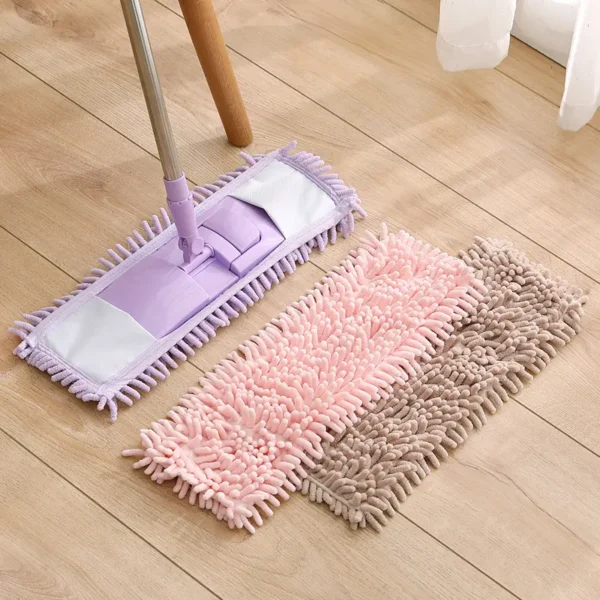 Replace the microfiber chenille flat mat with the factory floor mop head. Using a household mop for floor cleaning