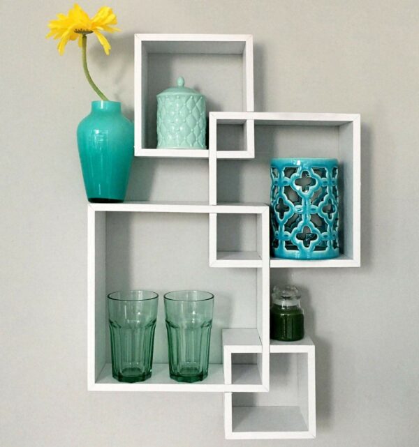 Floating wall shelves that are simple to build and appropriate for living rooms and bedrooms