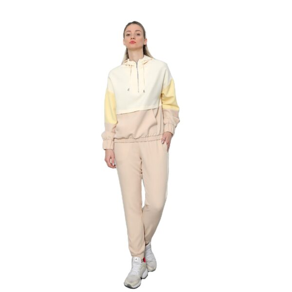 Hot direct factory sale Women's clothing sets made of four-sided stretch fabric in a casual, comfortable fit. - Image 2