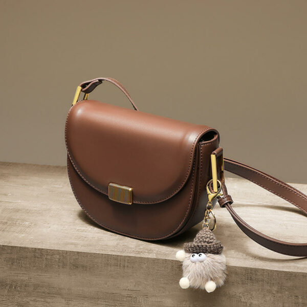 NEW trends in designer clothing Crossbody bag on the shoulder Ladies' saddle bags made of real leather - Image 2