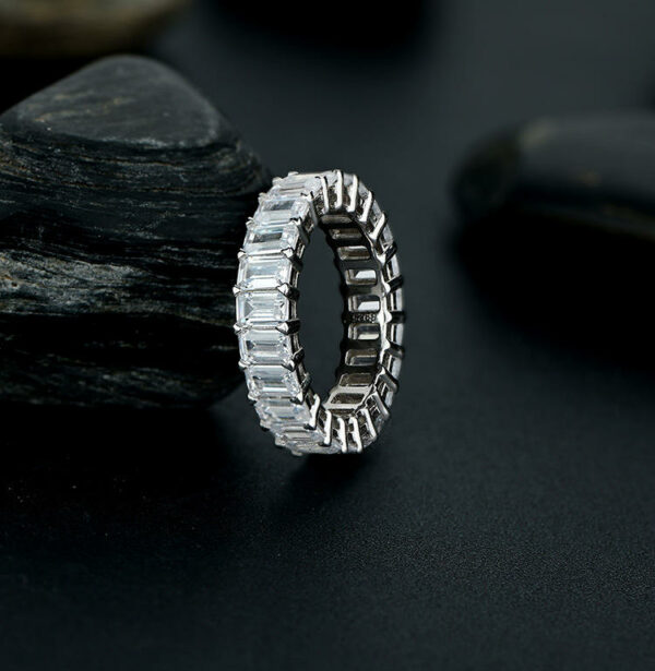 Fine jewelry rings in a gift box: 0.2ct 3*4mm Emerald cut moissanite eternity ring  - Image 2