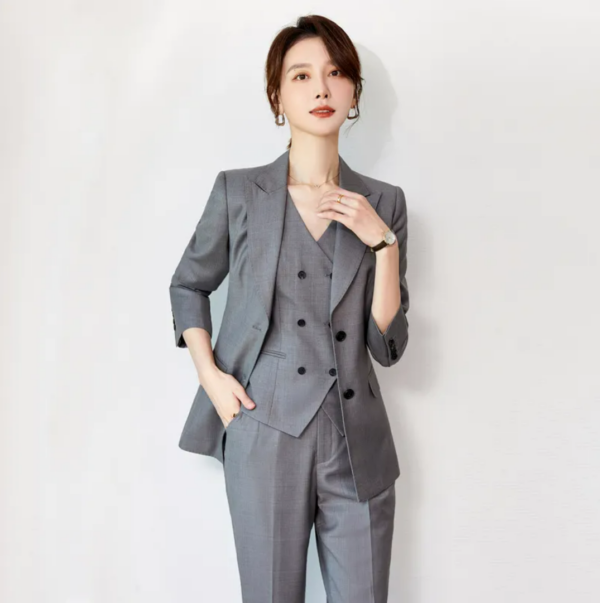 Mixed Shipment of Pre-owned Clothing at Wholesale Prices: Formal Women's Suit Jackets