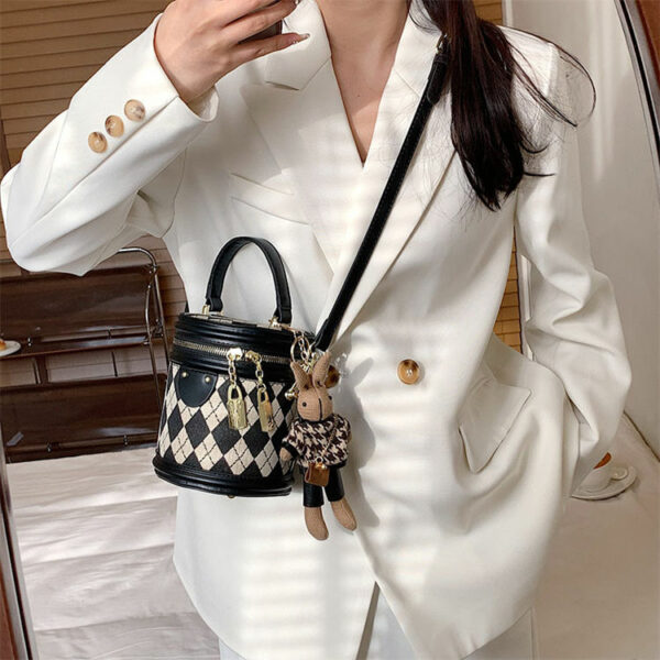 Trendy small crossbody bags that are portable bucket bags Women's purses: ladies' tote bags - Image 3