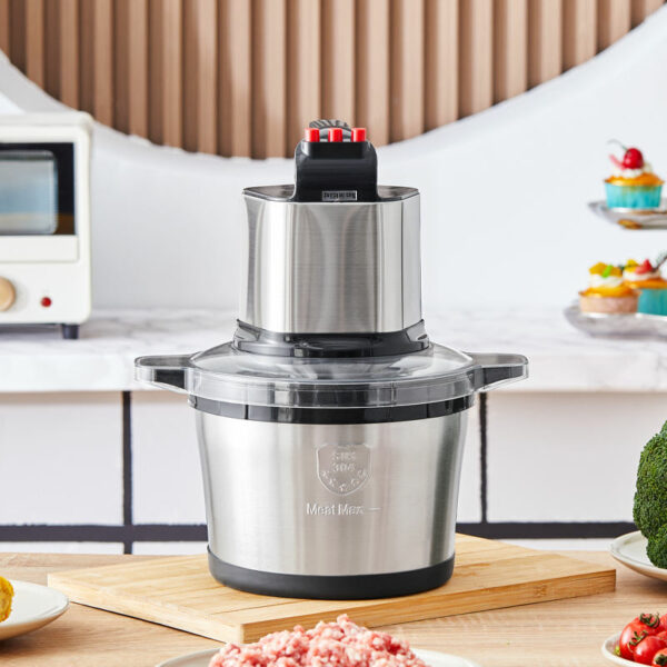 The popular 6L household meat grinder and slicer machine is on sale at a factory.