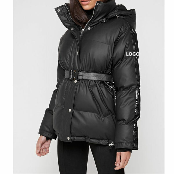 Women's bubble coats, puffer jackets, and winter jackets with the best goose down styles are currently in style.