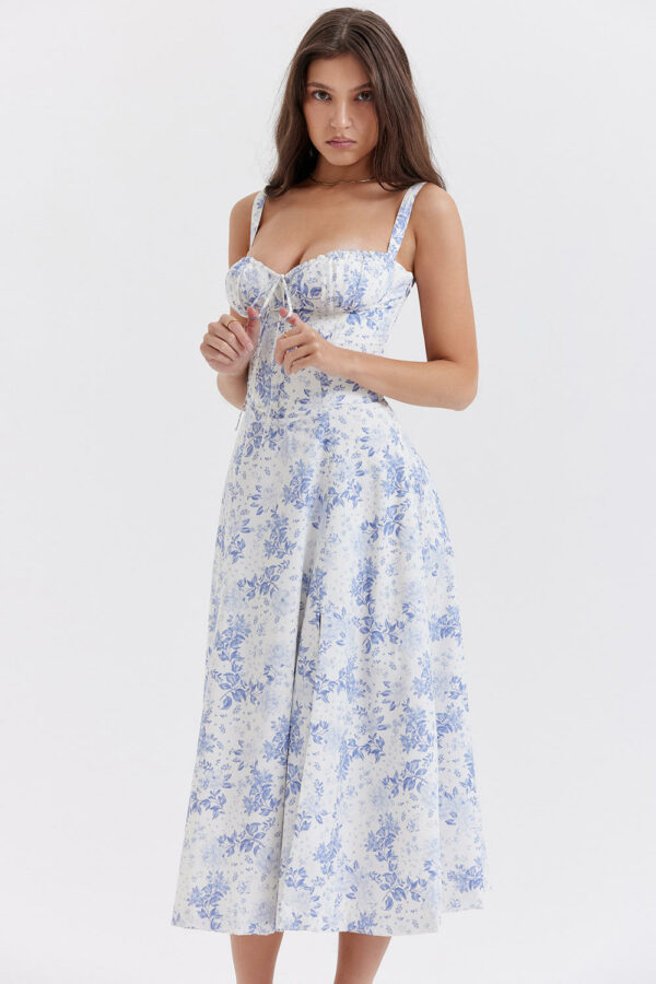 Inexpensive, stylish, beach-inspired long dresses for ladies that are summery and sophisticated. - Image 3