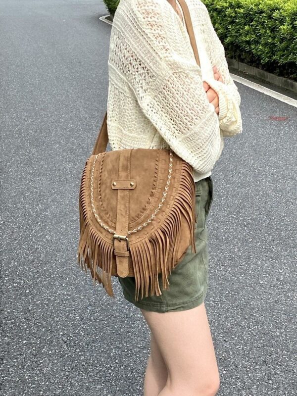 Trendy Women's Retro Versatile One Shoulder Tassel Bag - Image 3