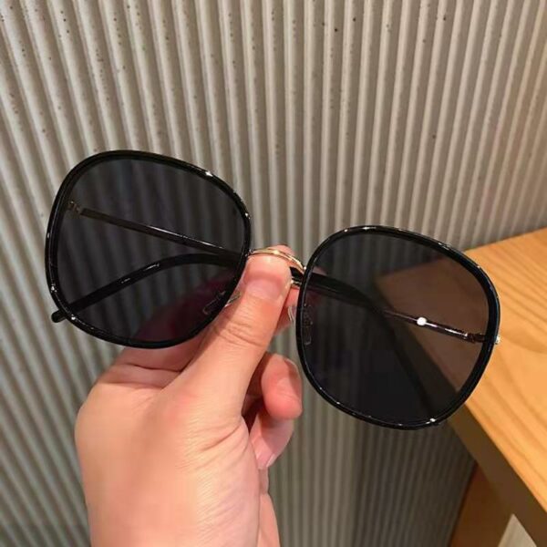 Fresh Hot Deal Superb Oversized Round Acetate Frame Sunglasses with Fashion Men's and Women's Visor Sunglasses at Wholesale Prices - Image 2