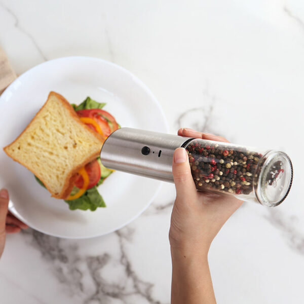 Best-selling kitchen tools: USB-rechargeable electric salt, pepper, and spice grinder with glass bottle