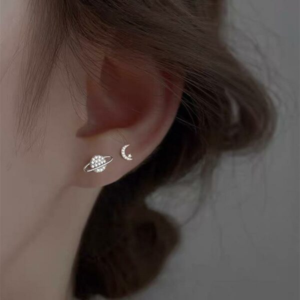 Temperament high-end earrings wholesale, simple planet asymmetrical stud earrings for women's fashion - Image 3