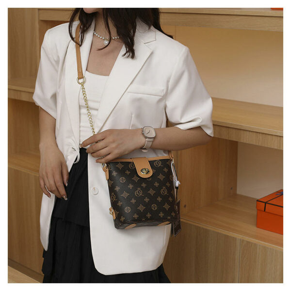 Woman's bags in fashion women's shoulder bags and luxury handbags stylish purses for women, girls, and leather handbags - Image 3