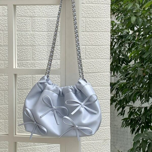 Beautiful High Quality PU Soft Leather Cloud Bag with a Large Capacity Crossbody Bucket Bag for Women in the Spring Bow Design