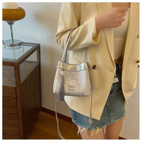 Brand-new, highly popular Chinese women's purse Single shoulder national design mini bucket bag with a crossbody small vegetable basket bag - Image 4