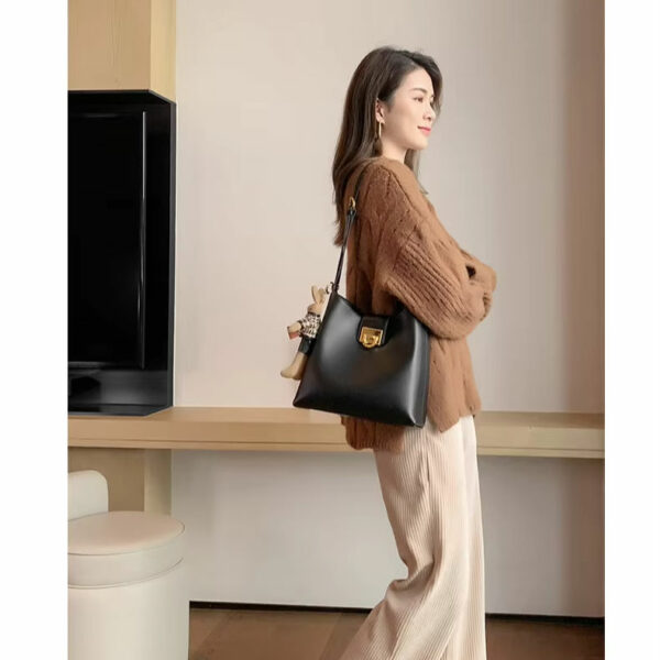 Newest Style Trendy Leather Shoulder Handbag Bucket Bags for Women with a Luxurious Design - Image 4