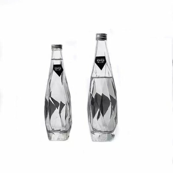 350 milliliters and 500 milliliters fresh layout Exceptional transparent, opulent diamond-shaped glass wine bottle with metal stopper - Image 4