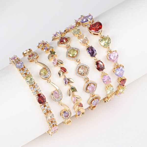 Free sample of fashionable jewelry: women's gold-plated, zirconia bracelet with a woman's pulsera. - Image 4