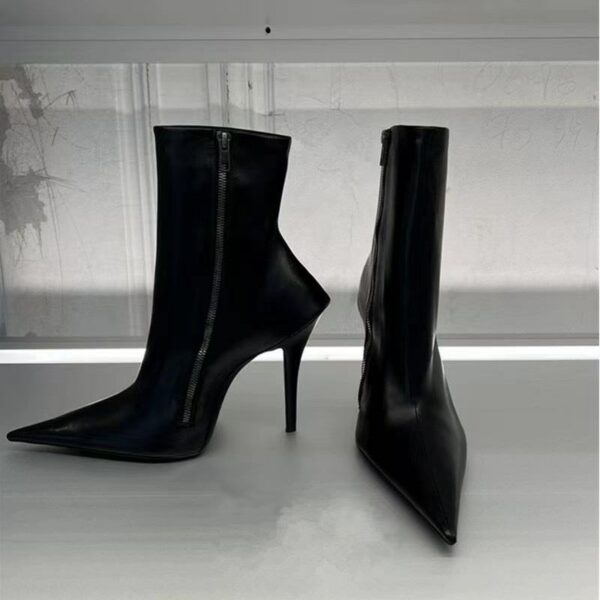 Custom Low MOQ Black Leather Ankle & Bootie Boots with High Top Heel and Big Size Pointy Toe Thin Heel for Ladies