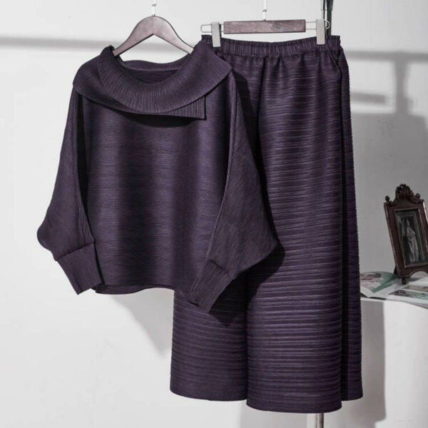 Pleated Set New Arrival Long-sleeve top with a turn-down collar and two pieces of plus-size wide-leg pants - Image 7