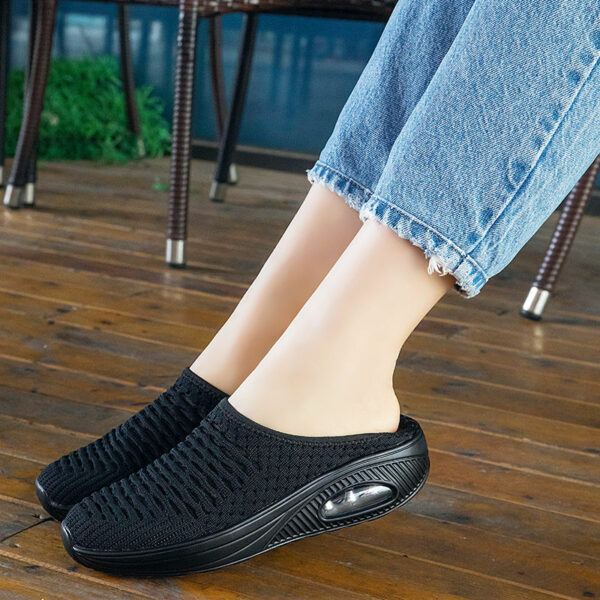 Outdoor women's breathable mesh athletic slippers that are popular for the summer - Image 6