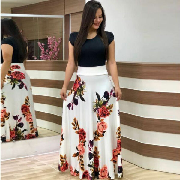 Women's Summertime Casual Wear That's Hot Chic Floral Maxi Dress for a Party, Bodycon Silhouette with Natural Floral Print and Dot Patchwork - Image 7